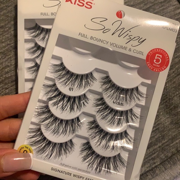 Pack of 2 KISS So Wispy Lashes - Picture 1 of 3